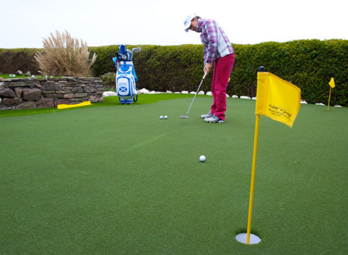 Huxley Golf Putting Green Installed at Catriona Matthew’s Home