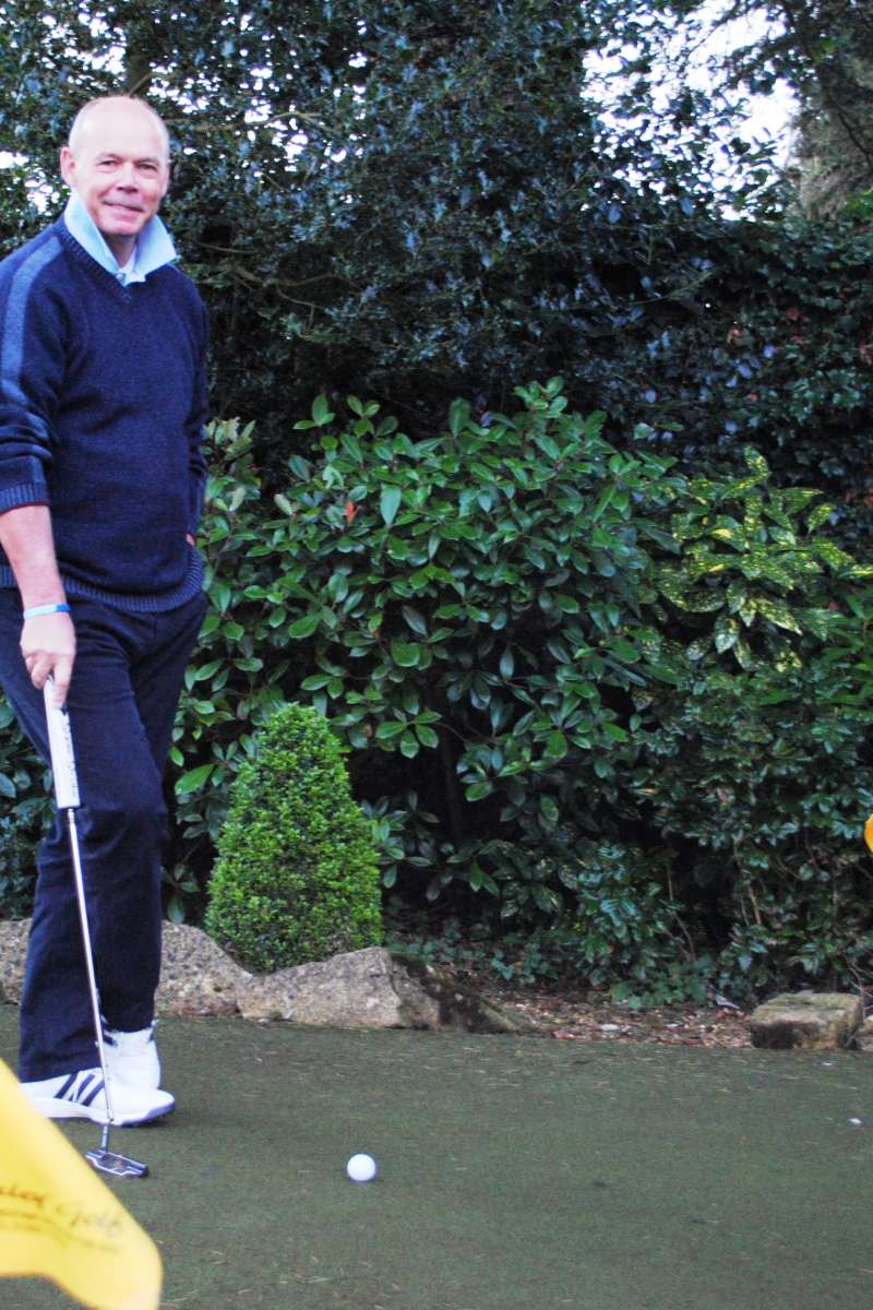 Huxley Golf Home Practice Green Upgraded for Sir Clive Woodward